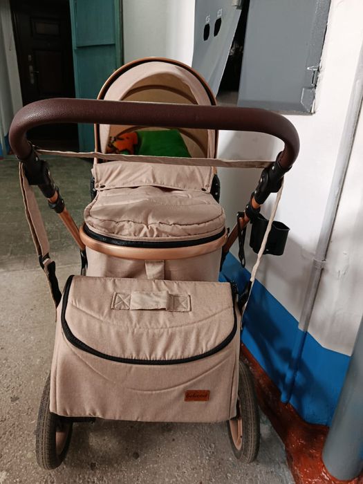 Продам коляску 6-7 месяцев