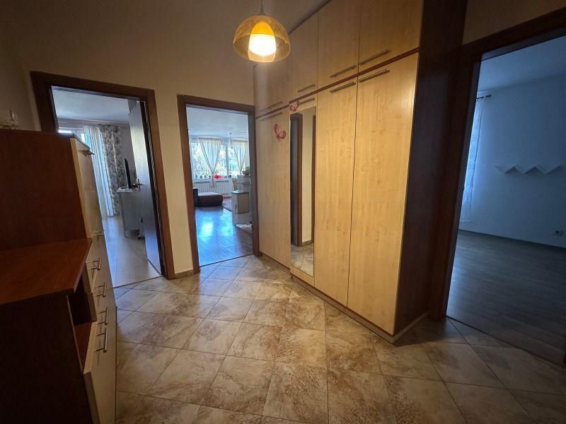 Дава се под наем Тристаен апартамент в София, Студентски град - 107 кв.м за 746.64 € - Снимка #9