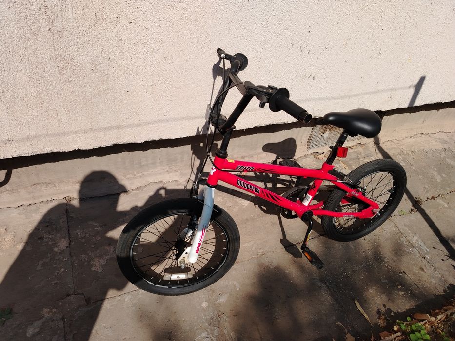 Bicicletă pentru sărituri BMX