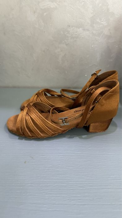 Срочно продаются танцевальные туфли