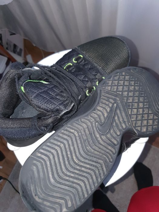 Nike LeBron Witness 8 Black Volt - Marimea 41 - Baschet - FB2239