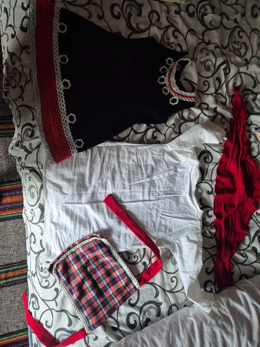 Българска,Родопска носия за дете. От памук и фина вълна