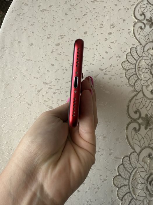 Iphone SE, 64 GB, 2020 модел