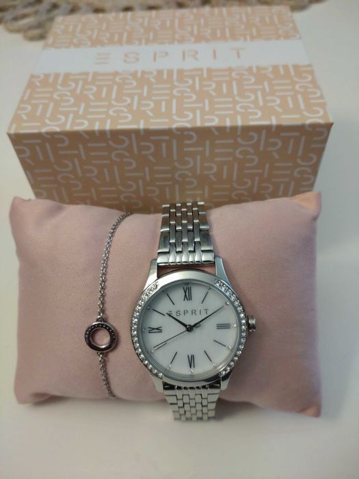 Дамски часовник ESPRIT с гривна.