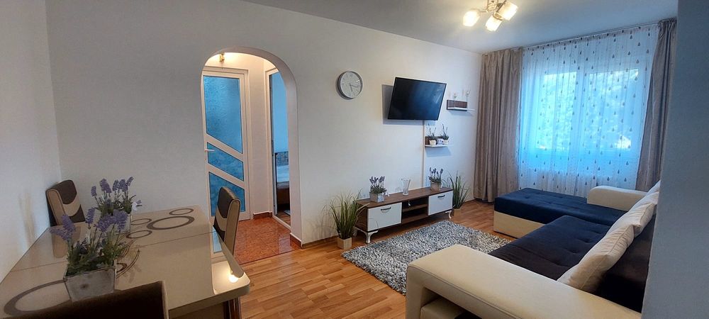 Inchiriez apartament 3 cam. Pascani