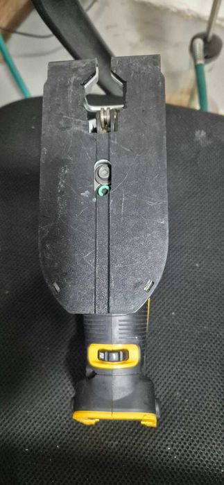 Лобзик Dewalt DCS335