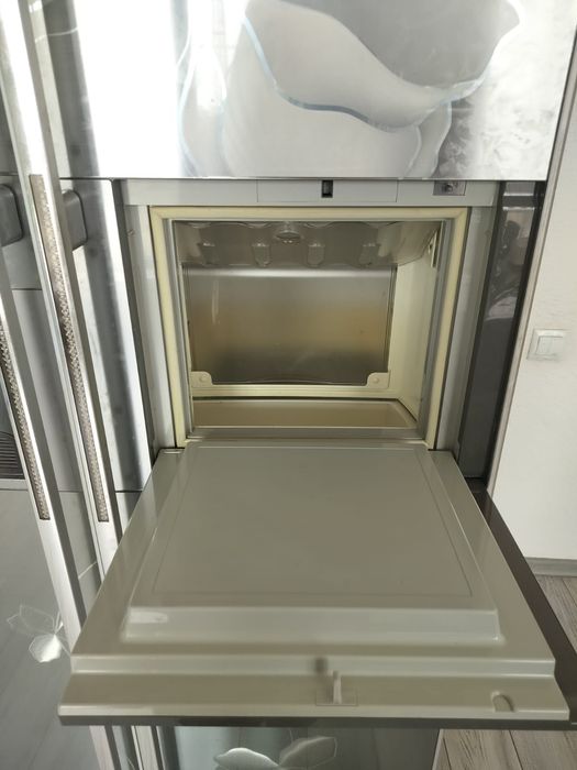 Холодильник LG   С ледо генератором