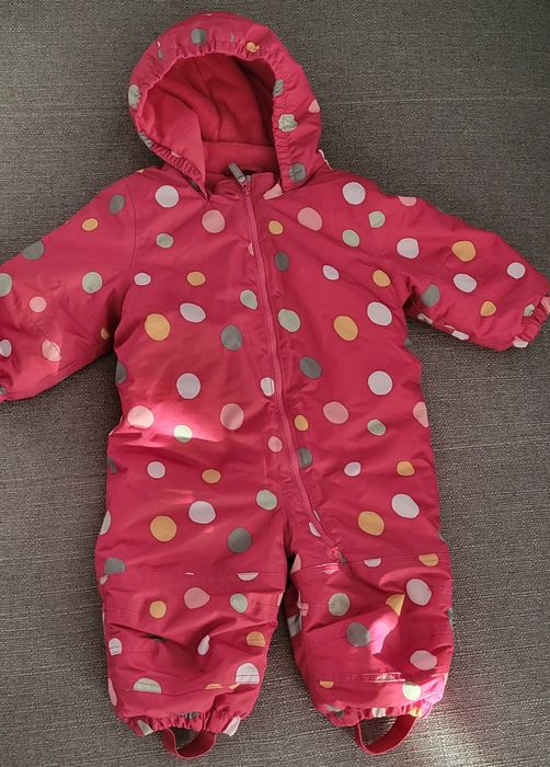 Vând combinezon fetite 6-9 luni