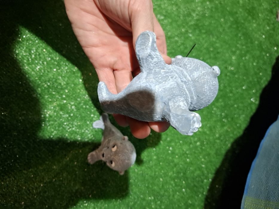 Малки сладки статуетки