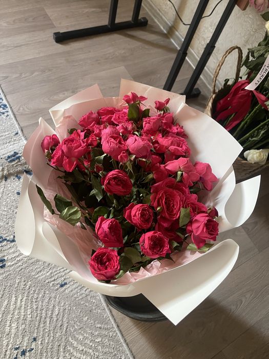 Цветы свежие.   .