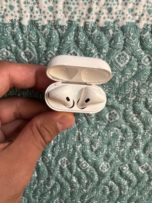 Продаю Air Pods 2
