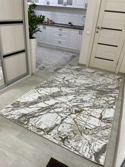 Продам ковер в идеальном состоянии.