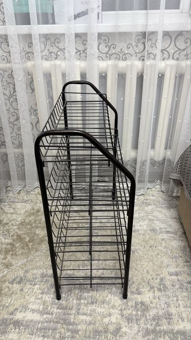 Продам обувница железная