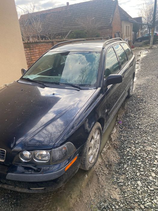 Vând Volvo V40 Benzină