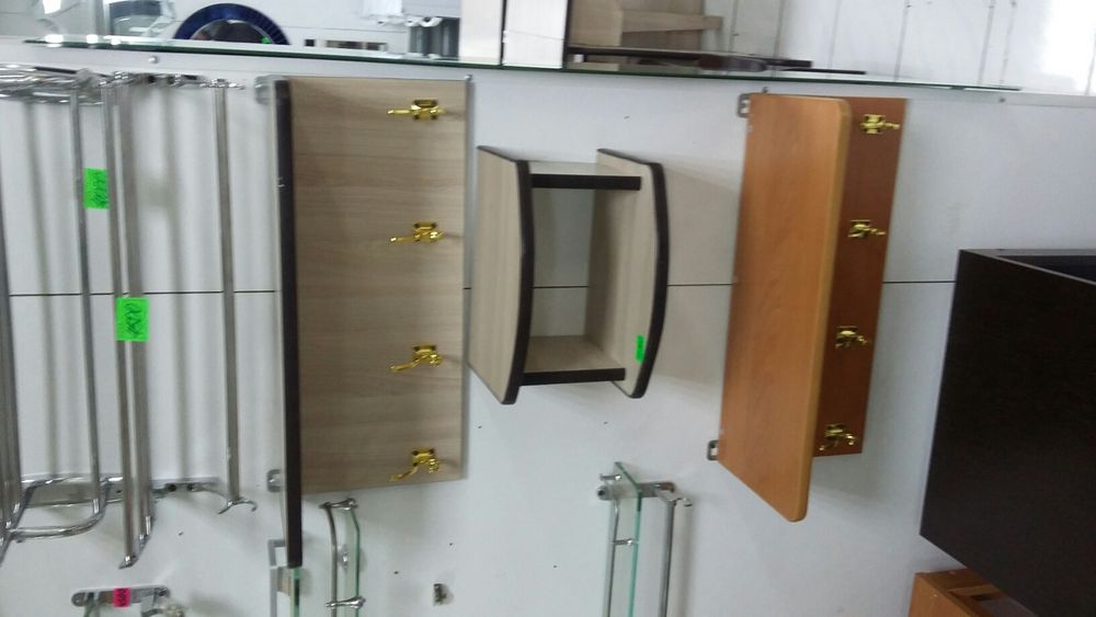 Продам вешалки для прихожей