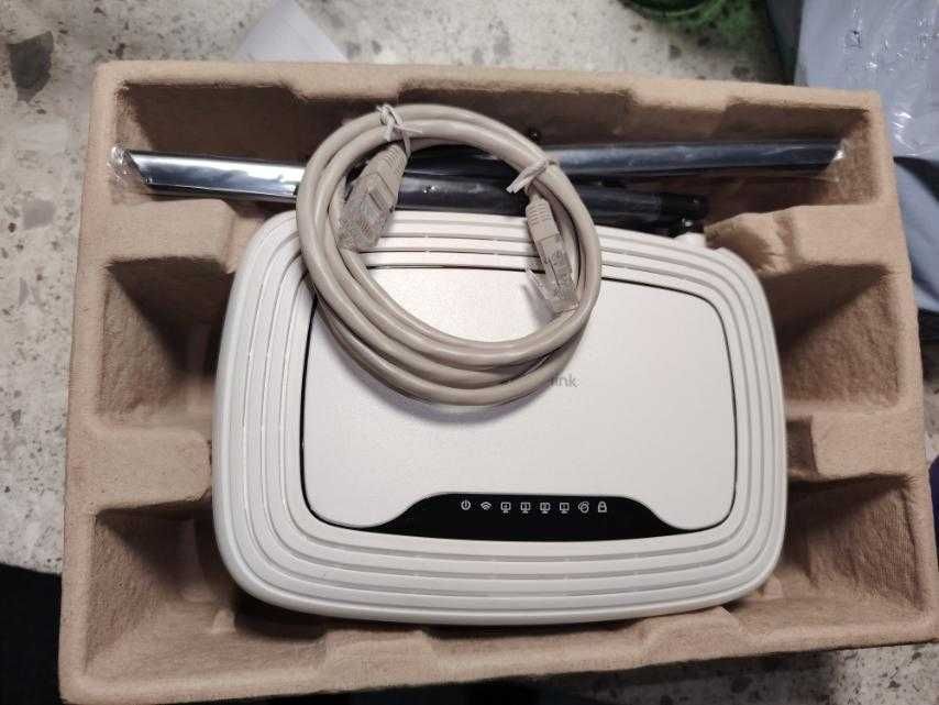 Продавам 2 рутера TP Link
