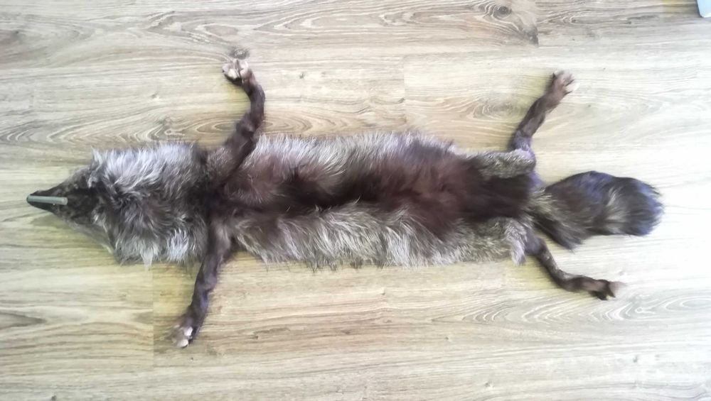 Яка и шапка от лисица