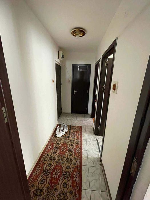 Inchiriez apartament calea București