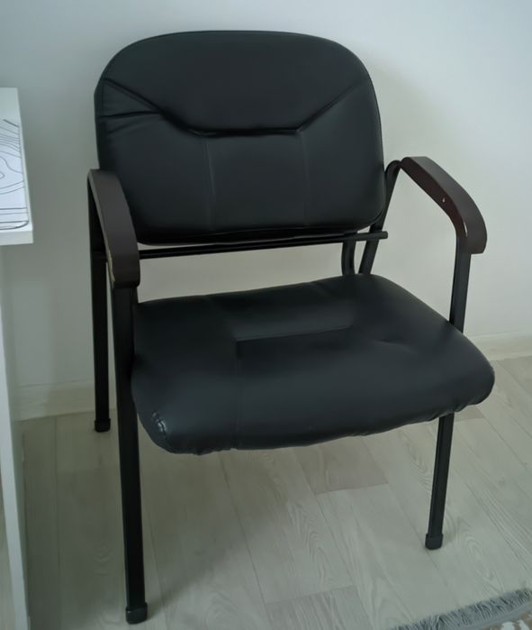 Компьютерный стол + офисное кресло комплектом