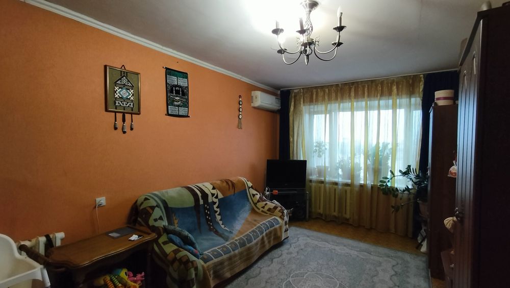 Продается 2х комнатная  квартира, центр, р-н Революция