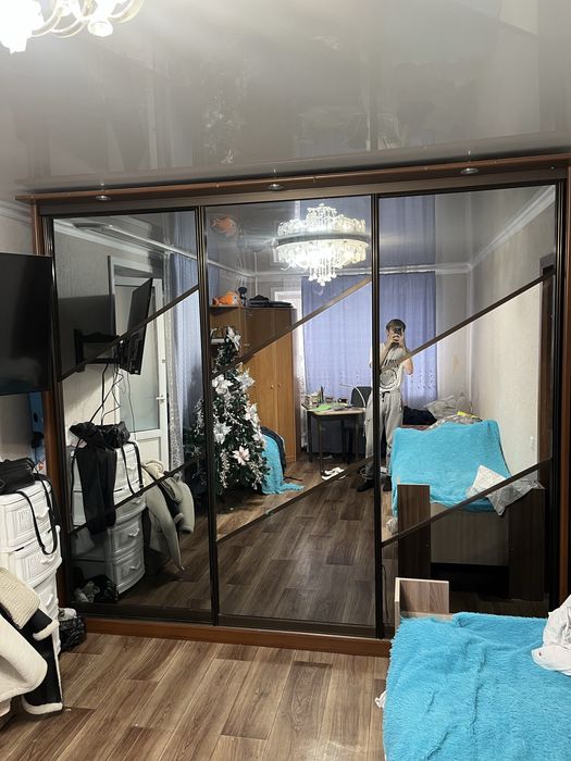 Продам большой шкаф