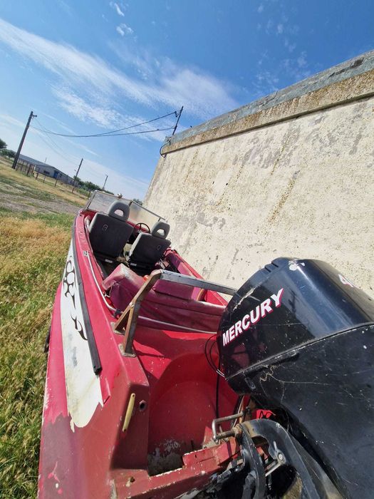 Barca cu motor Mercury 40 CP