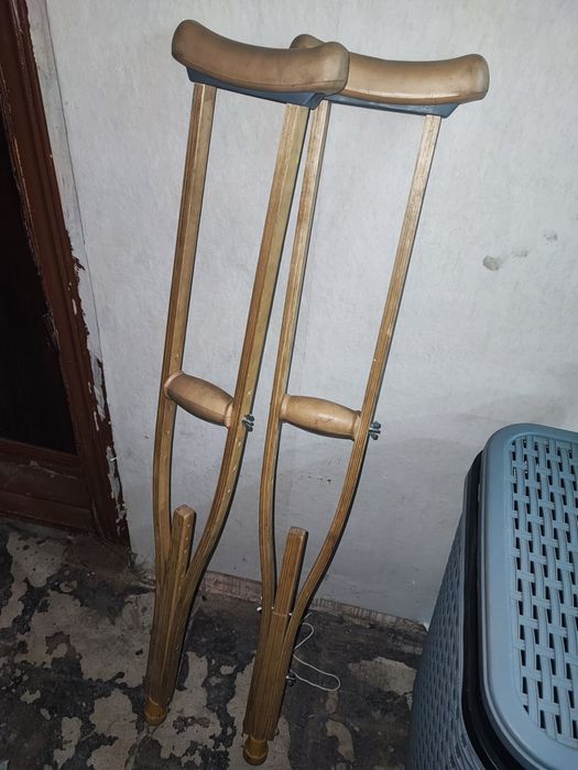 продам костыли в хорошем качестве