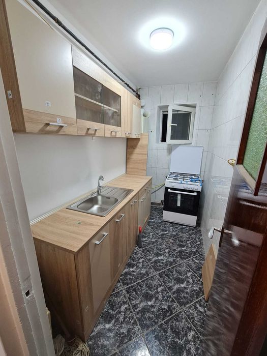 Apartament cu 2 camere renovat total, mobila noua. Gata de mutare.