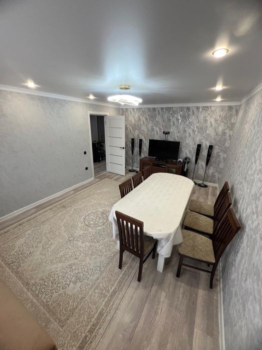 Продам 4 комнатную квартиру