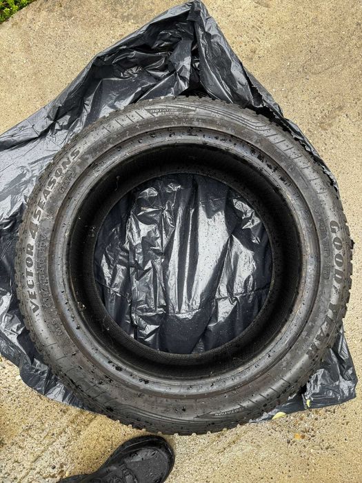 Set AllSeason 3 anvelope Goodyear + 2 anvelope Matador 215 45 r16