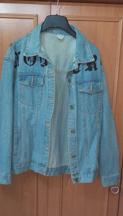 Джинсовая куртка