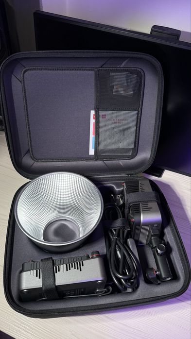 Студийный свет ZHIYUN MOLUS C200