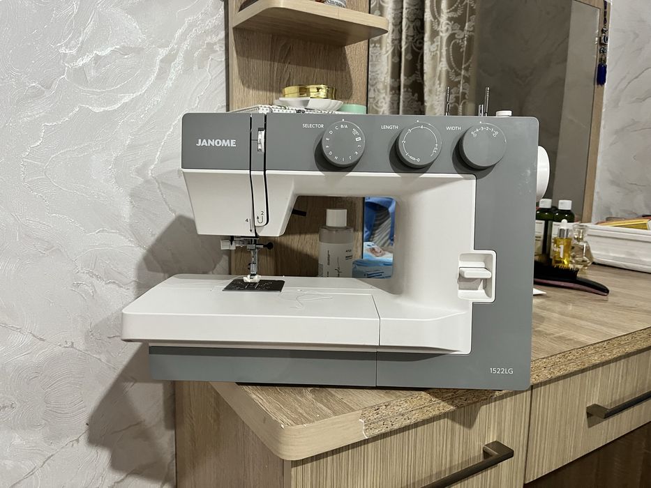 1522LG JANOME швейная машина