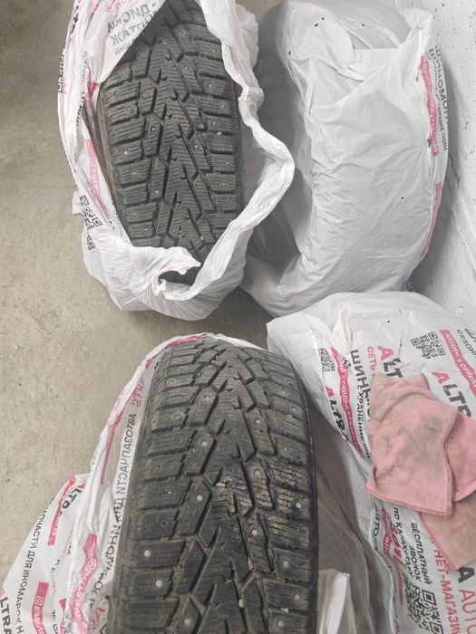 Продам шины зимние 215х55r17