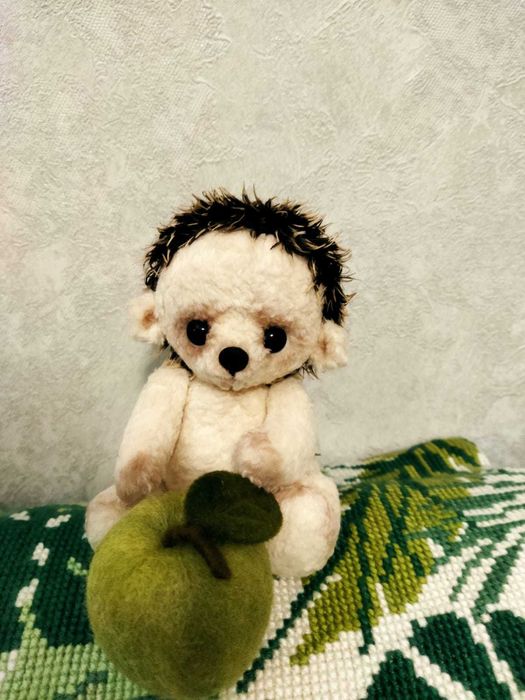 Игрушки интерьерные -ёжики