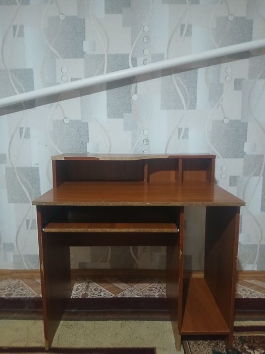 Компьютерный письменный стол
