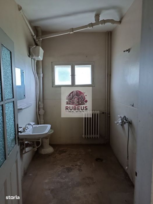 Casă solidă în Orșova, S+P+E, 220 mp, teren 284 mp