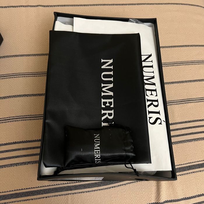 Продам кроссовки