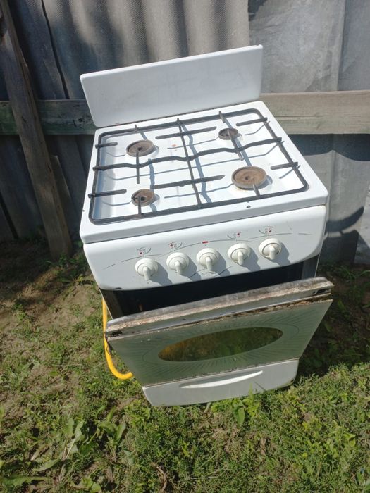 Продам газовую плиту
