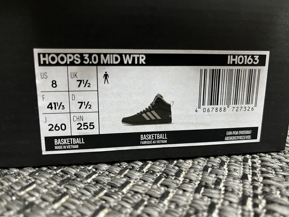 Продаю кроссовки Adidas