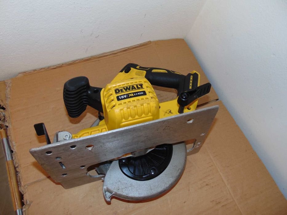 Dewalt DCS570 corp  circular brushless 2022