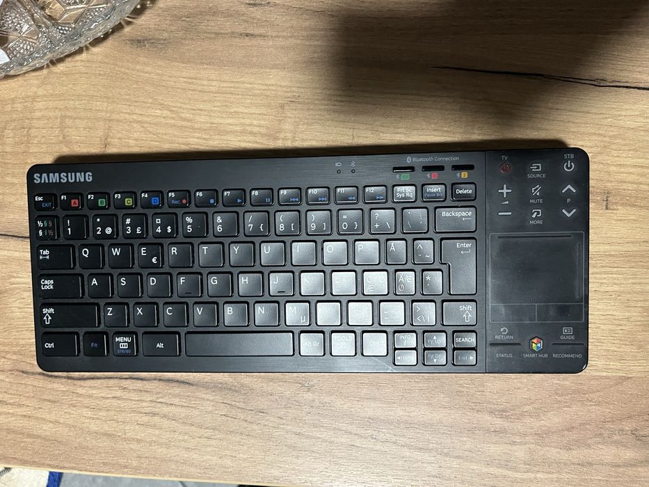 Samsung bluetooth wireless keyboard w touchpad