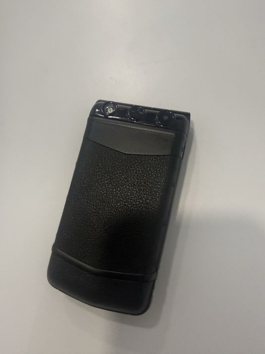 Vertu (knopachniy telefon)