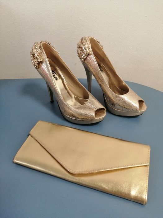 Обувки на ток и чанта