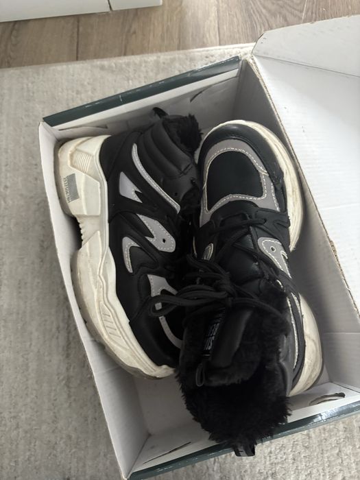 Кроссовки зимние