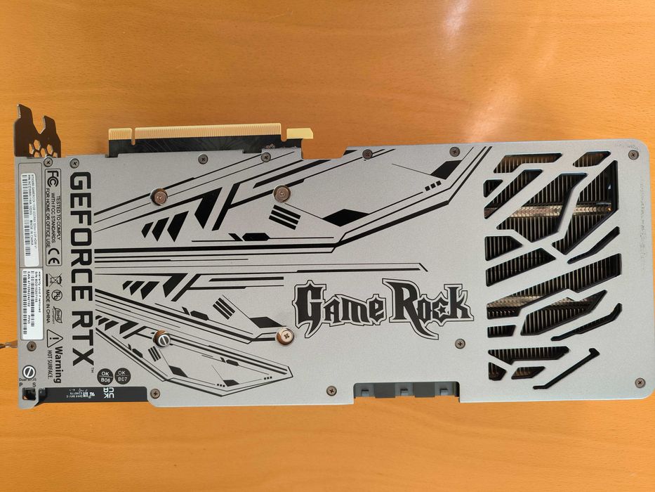 PALIT GeForce RTX™ 3080 GameRock – мощна и тиха, топ състояние