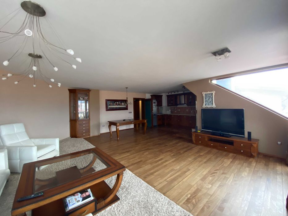 Продава се Многостаен апартамент в Разлог - 222 кв.м за 811 €/кв.м - Снимка #4