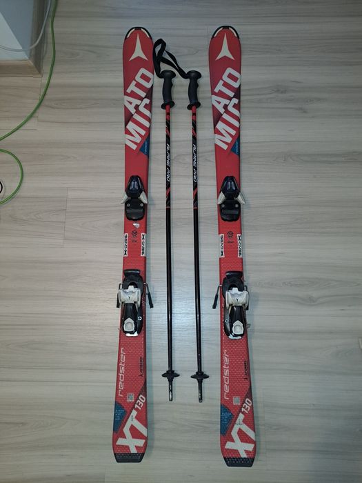 Vând schiuri Atomic XT