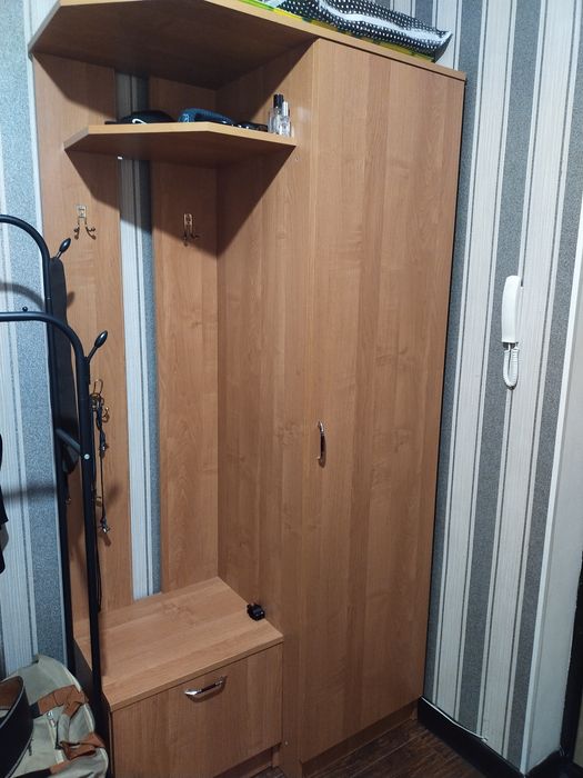 Продам шкаф в прихожую