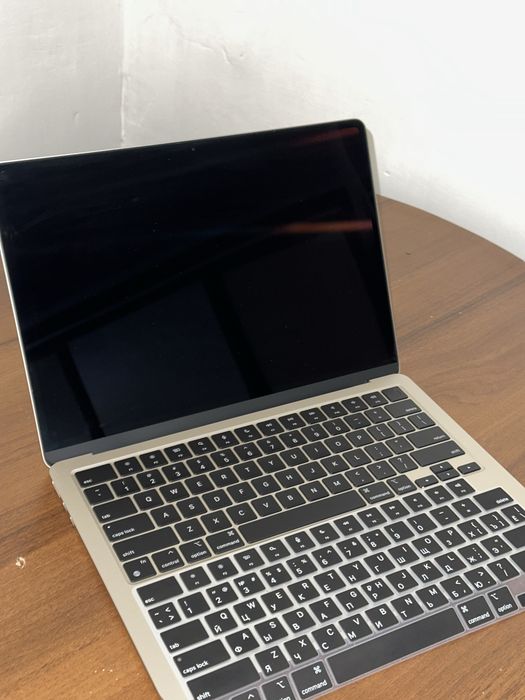 MacBook Air M3 2024 8/256 — 100% батарея, идеал